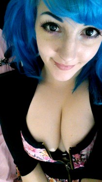 42 yo woman posing nude in