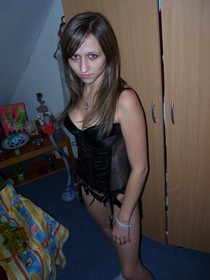 FREE XXX Pictures of Nikky
